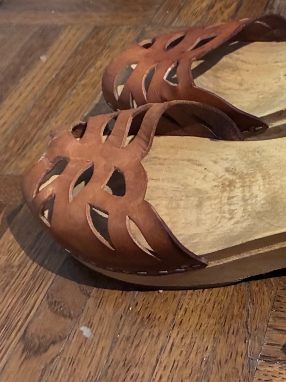 37 Hasbeen low peep toe